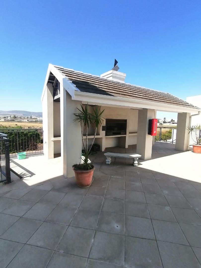 To Let 1 Bedroom Property for Rent in Royal Ascot Western Cape
